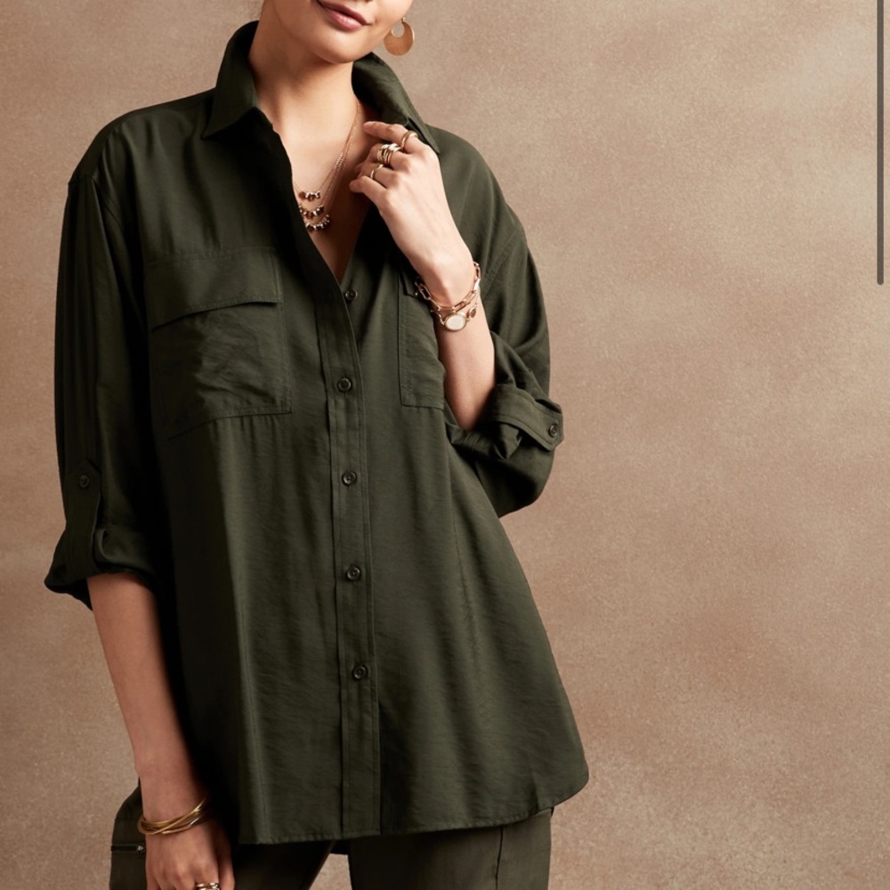 Green Banana Republic Top in Mallard Green